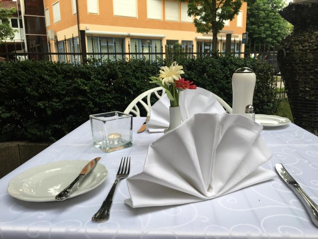 Hotel Fohlenhof Ampfing Exterior photo